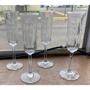 Set Of 4 Elegant Clear Glass Champagne Flutes With Textured Design & Slim Stems